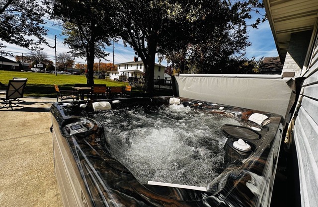 Large Nickel Plate Beach Area Home