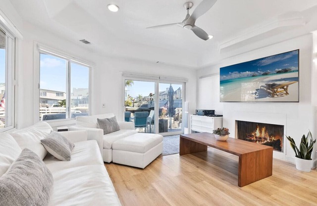 Large, patio, grill, AC, dock, garage, linens