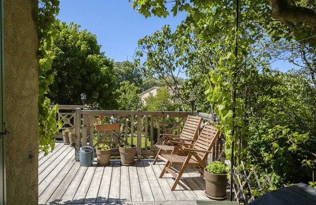 Large Provencal house, north of the Luberon, on 1,500 m2 of land