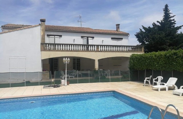 Large residence with private swimming pool 10X5, with wooded grounds