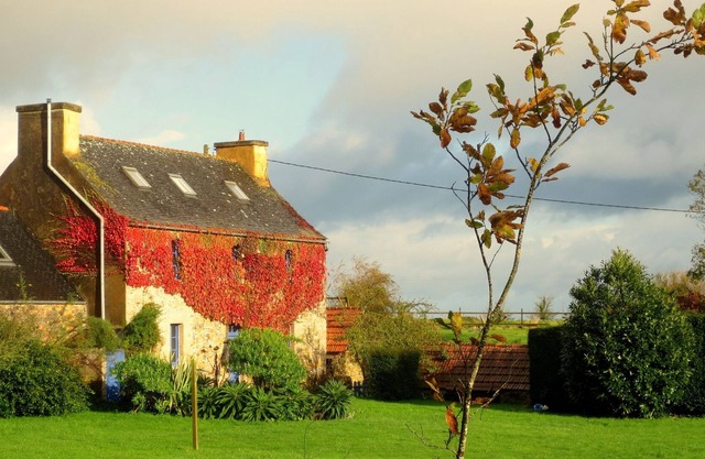 Large Seaside Breton Longhouse Sleeps 10, 1km from Beautiful Clean Sandy Beaches