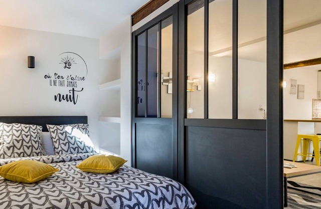 Large studio in the heart of the village