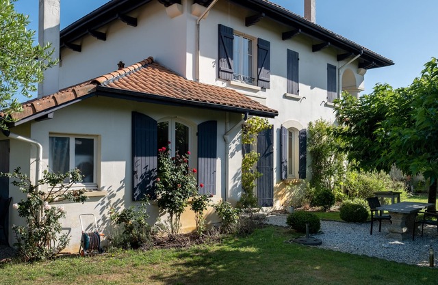 Large villa and gite with swimming pool near Contis beach with annex