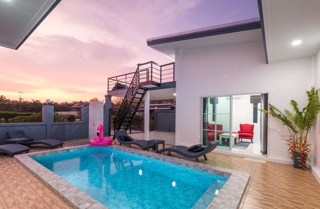 Lark Pool Villa Krabi (3 BDR) - 5 min from the beach.