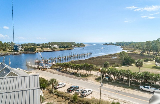 Lattitude Adjustment 1BR/2BA condo