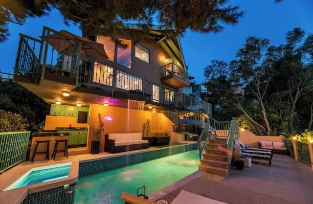 Laurel Canyon house in the Hills with pool, spa, backyard projector & 180’ views