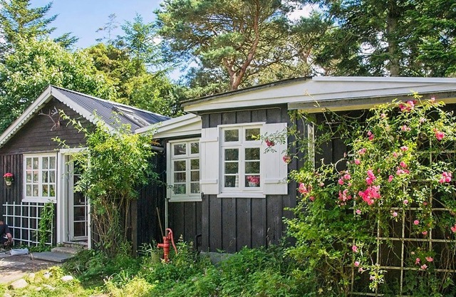 "Laurine" - 2.7km from the sea by Interhome