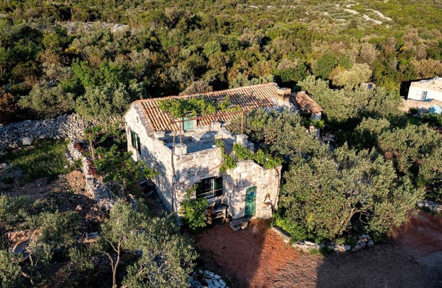 Lavender Cottage-Two Bedroom Holiday Cottage with Terrace