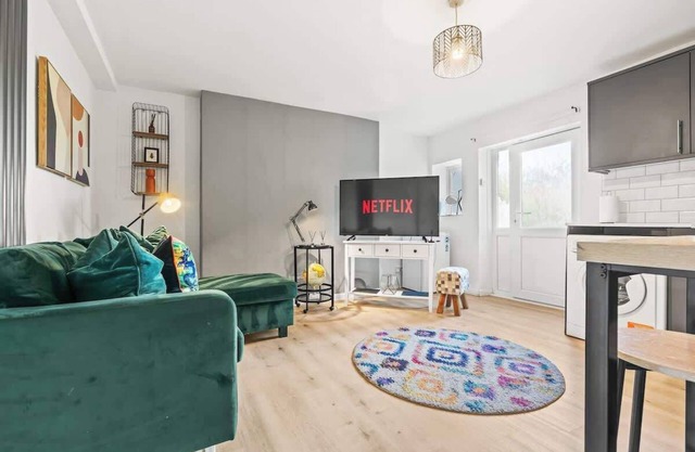 Lavender Lodge 6 guests Newport near City Centre