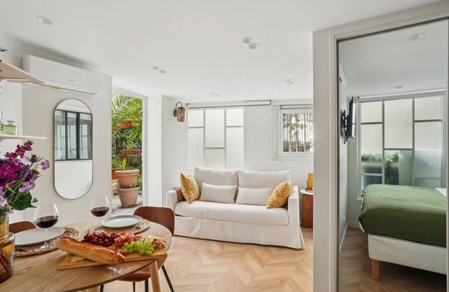 Lavie Maison AC & Terrace