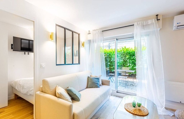 Lavie Maison: Balneo Garden Flat