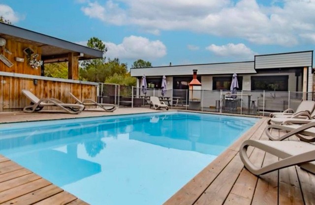 LAVIELA EDEN LE TEICH two 11 bedroom villas for 27 people with swimming pool