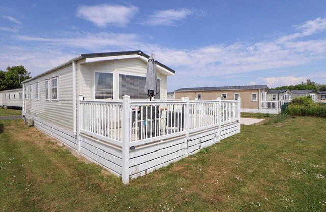 LAWI39, family friendly, country holiday cottage in Towyn