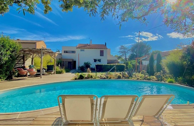 Le 446 a charming house in Provence with swimming pool near Avignon/festival