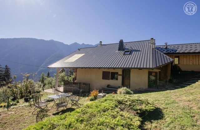 LE CHALET DE LA VOURZE