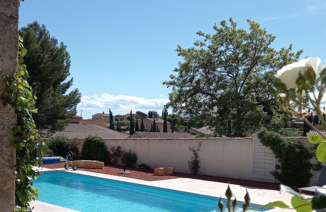 Le Clos des EVIGNEAUX 84110 RASTEAU Holiday Home 4 people 3 Bedrooms