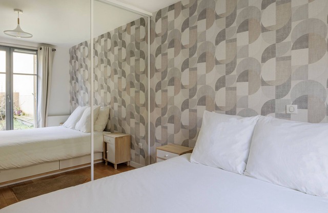 Le Dumont - Les Demoiselles at Versailles