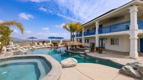 Le Grand Bleu by AvantStay Luxury Hilltop Estate