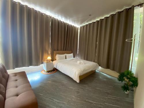 Le Grand - Pool Villa Bangsaen