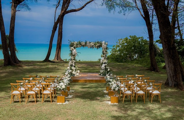 Le Méridien Phuket Mai Khao Beach Resort