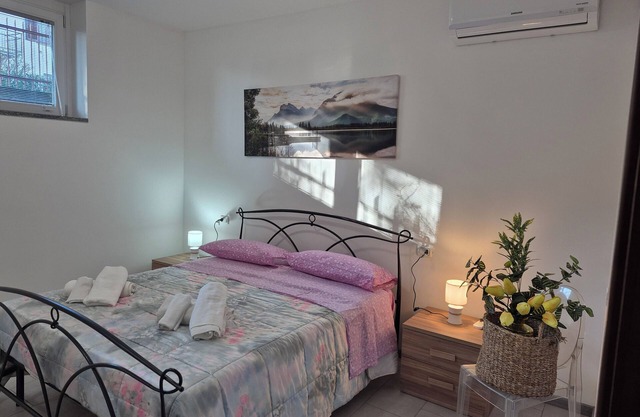 Le Mimose Holiday House - Apartment in Villa 10 minutes from Lake Como.