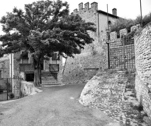 "Le pietre silenti" antica dimora del 1300'