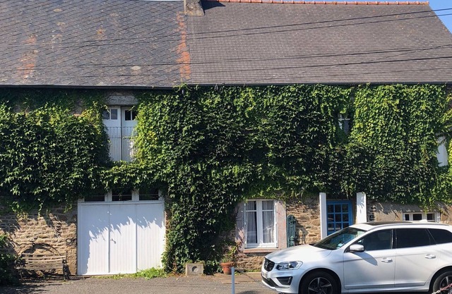 Le Pin stunning farmhouse - only 15 minutes drive from Mont Saint-Michel.