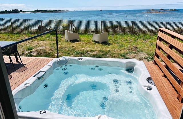 Le Spa sur la Dune, sea view, accommodation for 4 people in Santec, Brittany