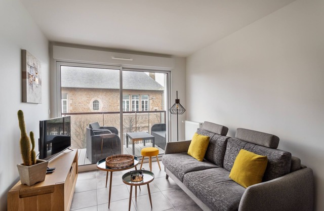 Le Sunset Malouin - One Bedroom Apartment, Sleeps 2