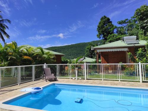 LE TRI HAUT DE BELLEVUE - Bungalow Colibri