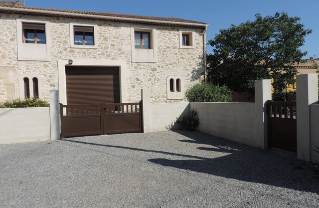 Le Val-léa 10-person semi-detached gîtes close to the Canal du Midi and the coastline