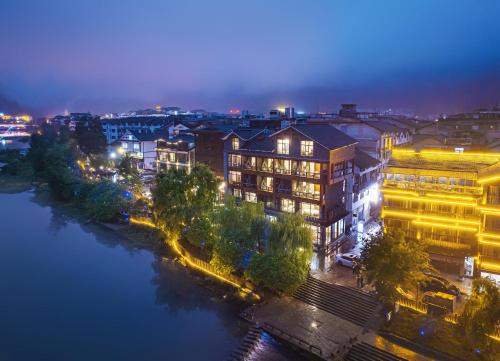 LeadingMen Riverview Hotel