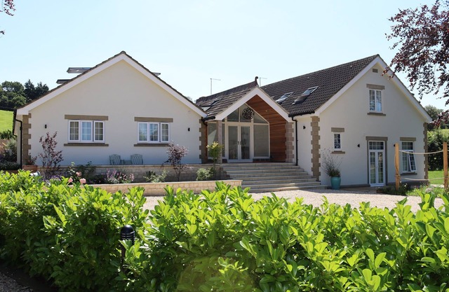 LEAFIELD HOUSE @ NABLES FARM, family friendly in Upper Seagry