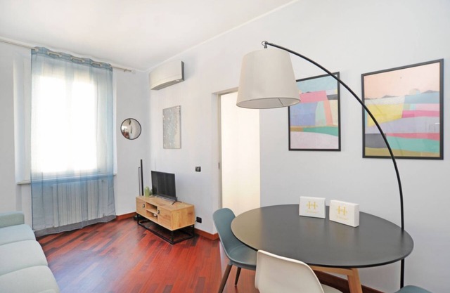 Lecco Apartment Travel Inside