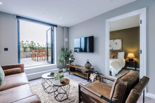 Leeds City Centre 2 Bed Flat - Roof Terrace & Free Parking