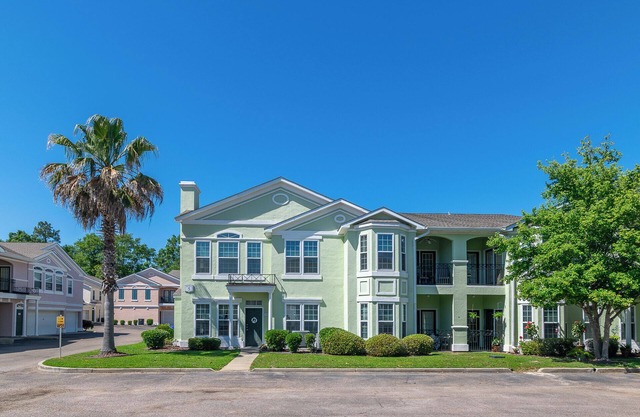 Legacy Villa 506 - 2 bedroom 2 bath with garage in beachside neighborhood