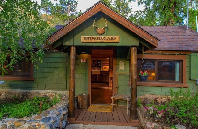 Legendary Exploration Cabin near Downtown and RMNP