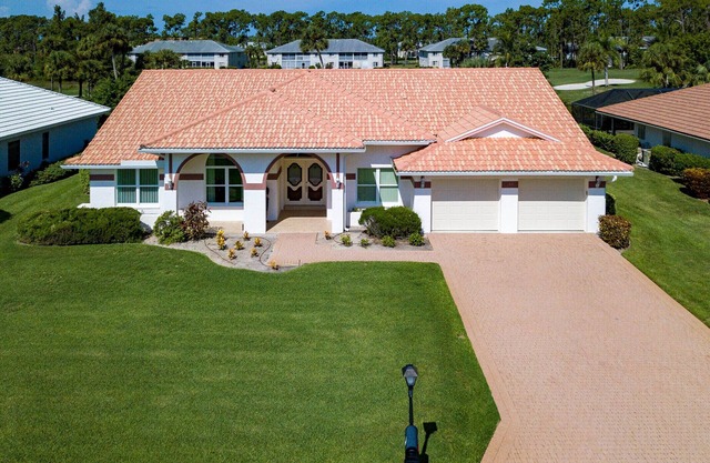 Lely Country Club 3/2 WITH HEATED POOL HOME- pets welcome APRIL 2025 LEFT