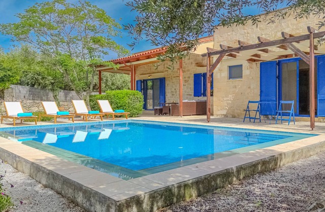 Lemon Tree Villa with Private Pool and Starlink Internet