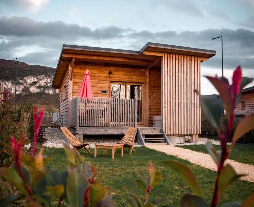 Les Lodges de la ViaRhôna/cabane-spa
