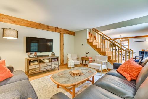 Less Than 2 Mi to Beaches and Shops Charming Kennebunk Home
