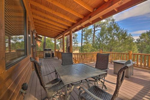 Less Than 4 Mi to Fool Hollow Lake Cabin with Tranquil Deck