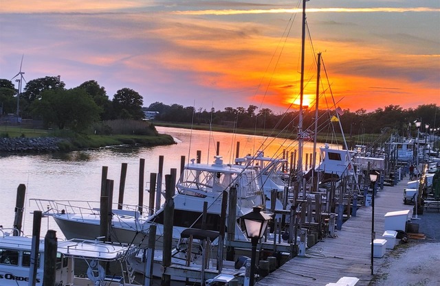 LEWES BEACH-WATERFRONT GETAWAY.WONDERFUL 2-BED/2-BA.POOL-WIFI- LARGE BALCONY