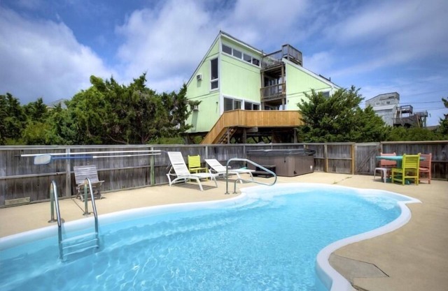 License to Chill! 3 Bedroom Semi-Oceanfront with Pool and Spa. 20% off Sep/Oct!