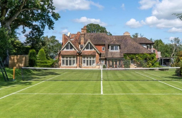 Lickfold Manor - Luxury home with swimming pool