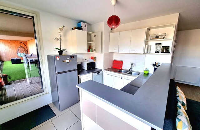 Life at the Bassin (afloat)