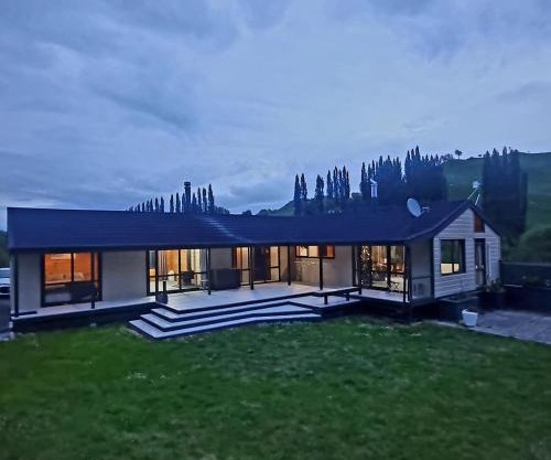 Lifestyle block Entire House