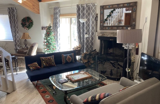 Lifts West-new to market-owners home top corner unit sleep 6 in beds 5 more