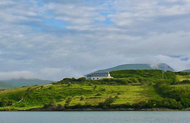 LIGHTHOUSE HILL, family friendly in Mulranny, County Mayo
