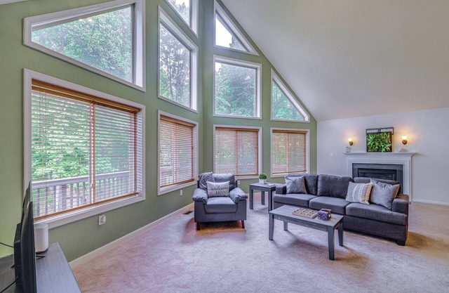 Linden Family Home w/Yard < 5 Mi to Wineries!